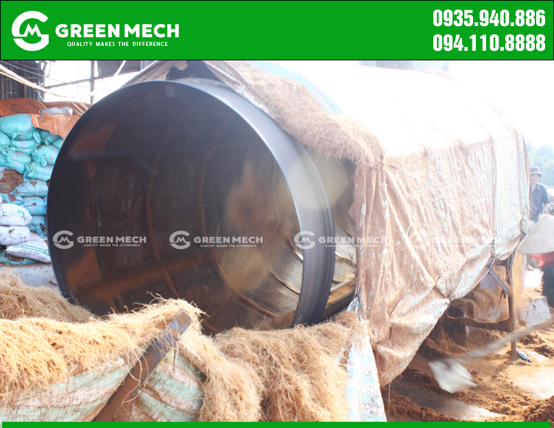 Screening cage to separate coconut mulch and only coir