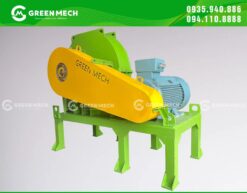 The 20-ton horizontal throat wood chipper helps save on construction and operating costs.