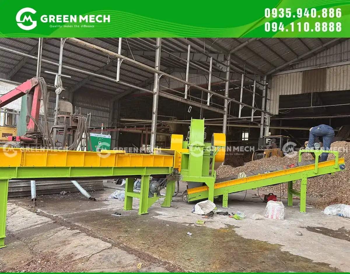 Installation of a 20-ton wood chipper in Can Tho