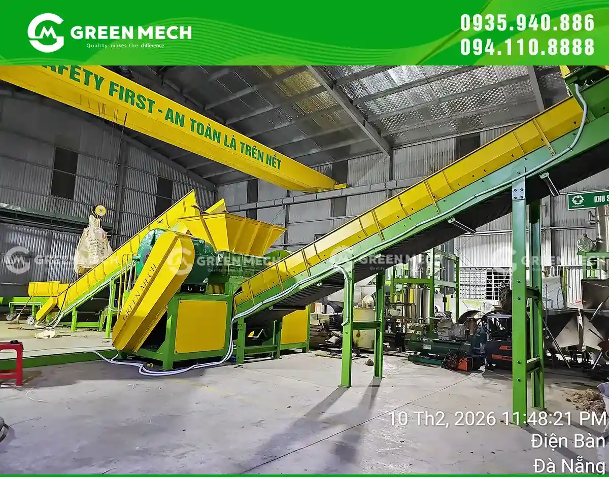 Installation of a dual-shaft shredder for the Vinamilk dairy farm in Quang Ngai.