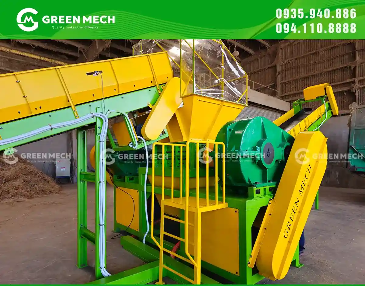 Installation of a dual-shaft shredder for the Vinamilk dairy farm in Quang Ngai.
